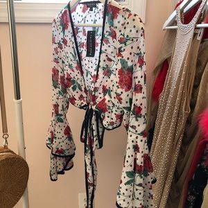 FashionNova Rose & Dot w/Bell Sleeves Tie